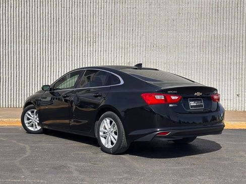 Used 2017 Chevrolet Malibu LT image 3