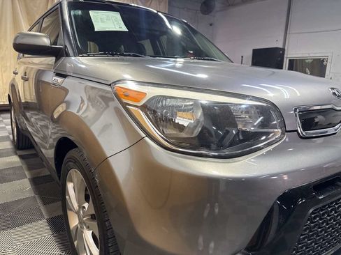 Used 2016 Kia Soul + w/ Primo Package FWD image 8