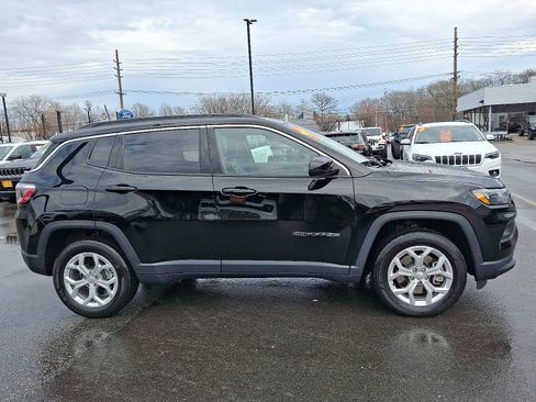 Used 2024 Jeep Compass Latitude image 7