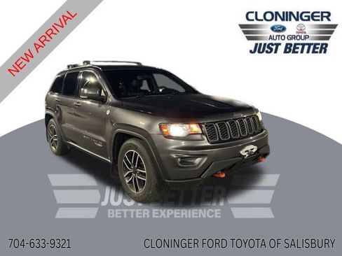 Used 2019 Jeep Grand Cherokee Trailhawk image 1