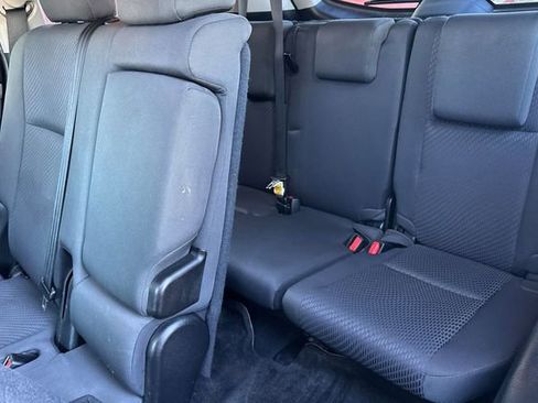 Used 2019 Toyota Highlander LE FWD image 17
