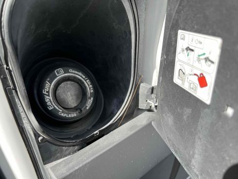 Used 2016 Ford Transit 350 XLT image 10