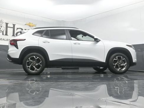 Used 2025 Chevrolet Trax LT w/ Driver Confidence Package FWD image 31
