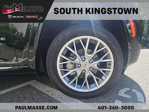 Used 2023 Jeep Grand Cherokee Summit w/ Luxury Tech Group V AWD/4WD image 9