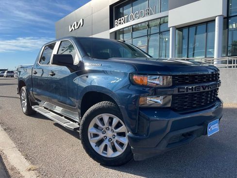 Used 2022 Chevrolet Silverado 1500 Custom w/ Safety Confidence Package image 1