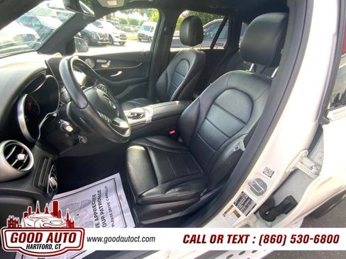 Used 2017 Mercedes-Benz GLC 300 4MATIC w/ Premium 2 Package image 10