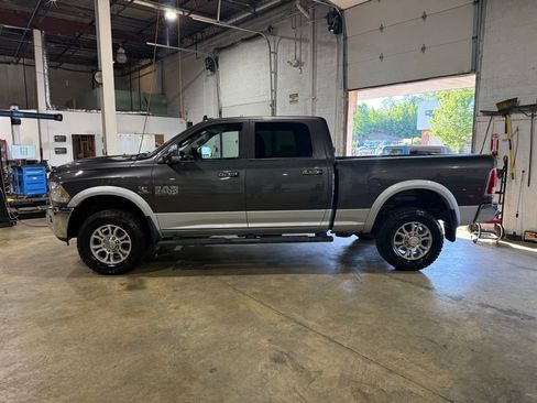 Used 2015 RAM 2500 Laramie AWD/4WD image 4