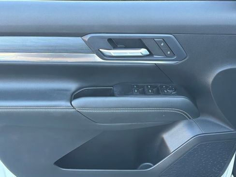 Used 2026 GMC Terrain Elevation image 3