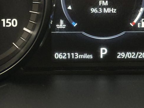 Used 2018 Land Rover Discovery Sport HSE image 19