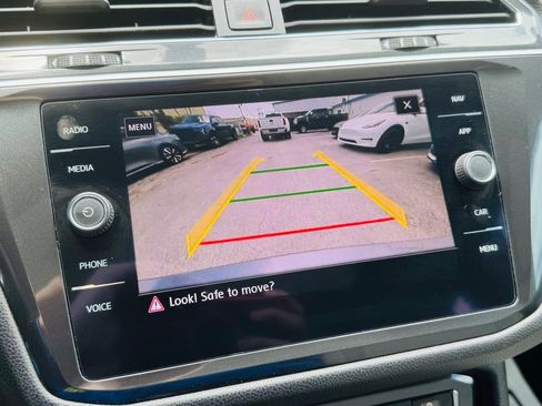 Used 2018 Volkswagen Tiguan SEL image 23