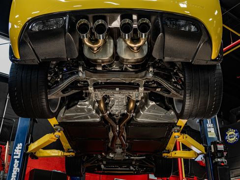 Used 2013 Chevrolet Corvette Z06 w/ 2LZ Preferred Equipment Group RWD image 4