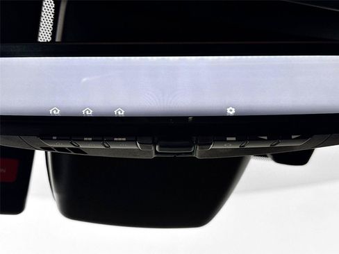 Used 2024 Toyota Highlander Platinum FWD image 23