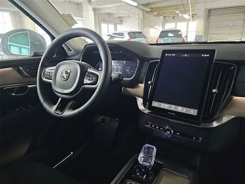 New 2026 Volvo XC90 T8 Plus w/ Protection Package Premier image 18