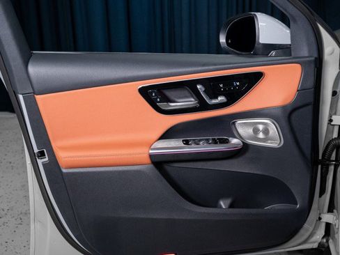 New 2026 Mercedes-Benz GLC 300 image 12