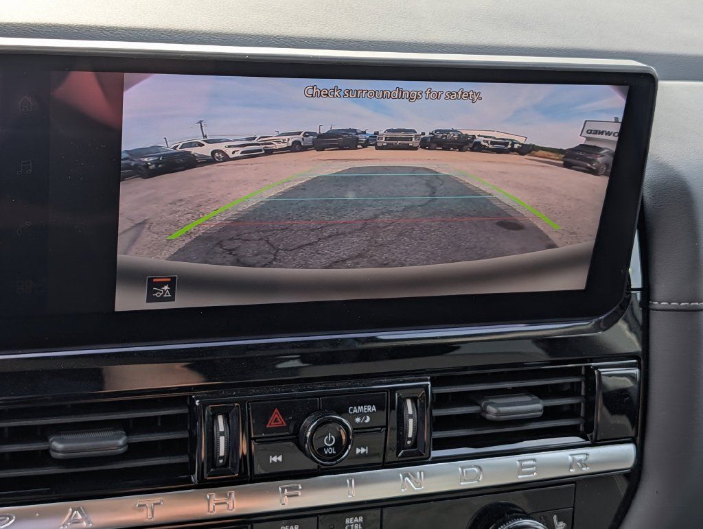 Used 2026 Nissan Pathfinder SV FWD image 18