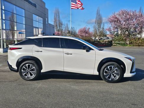 Used 2023 Lexus RZ 450e Premium w/ Technology Package image 8