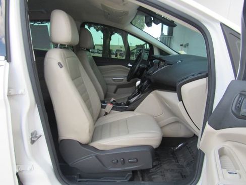 Used 2017 Ford C-MAX Titanium w/ Equipment Group 301A image 21