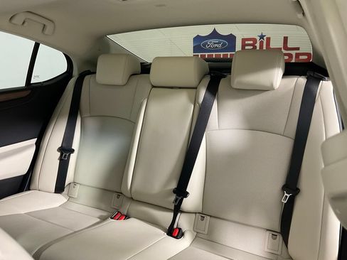 Used 2024 Lexus ES 350 w/ Premium Package FWD image 16