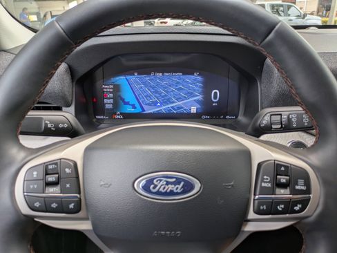 Certified 2025 Ford Explorer Active RWD image 29