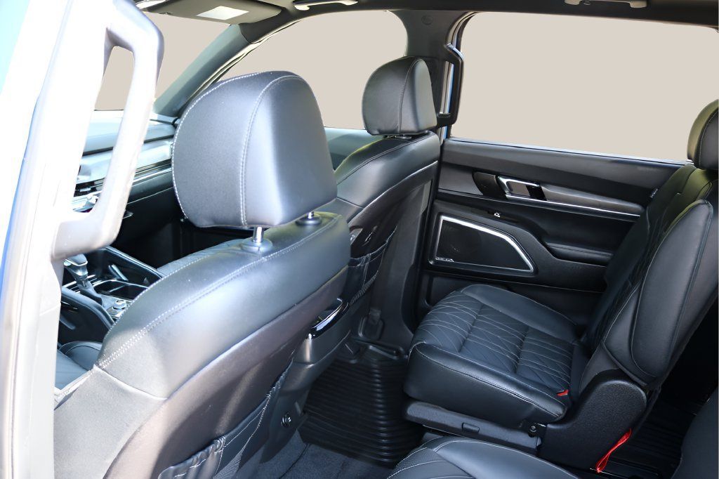 Used 2023 Kia Telluride SX X-Line AWD/4WD image 16