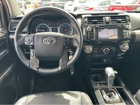 Used 2018 Toyota 4Runner TRD Off-Road Premium AWD/4WD image 13