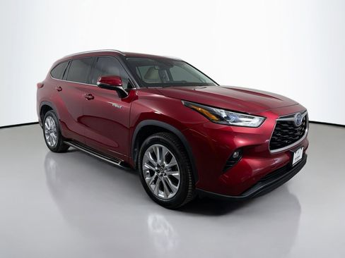 Used 2021 Toyota Highlander Limited image 4