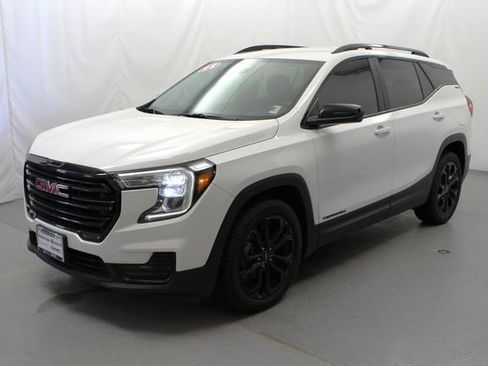 Used 2022 GMC Terrain SLE w/ Driver Convenience Package FWD image 15