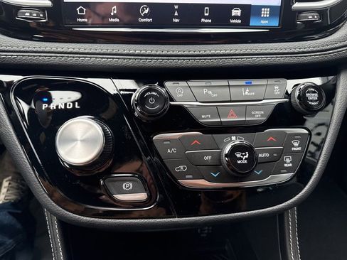 New 2026 Chrysler Pacifica Limited image 61