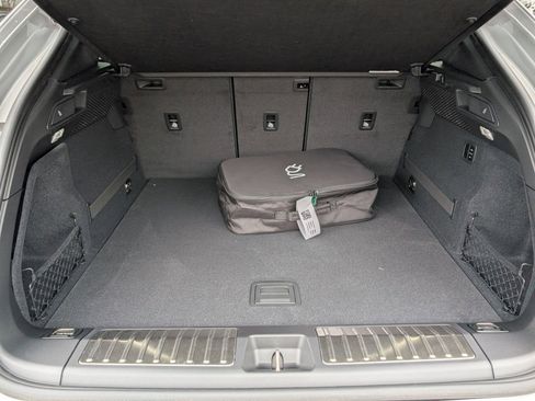 Used 2025 Porsche Macan 4 Electric image 30