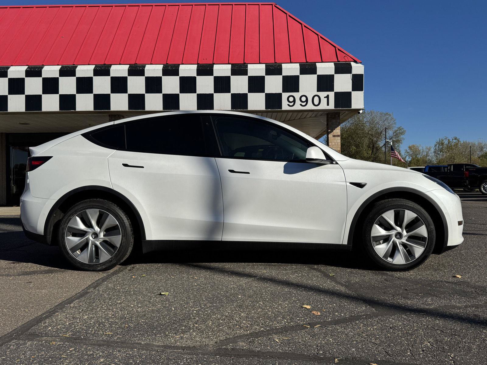 Used 2022 Tesla Model Y Long Range AWD/4WD image 8