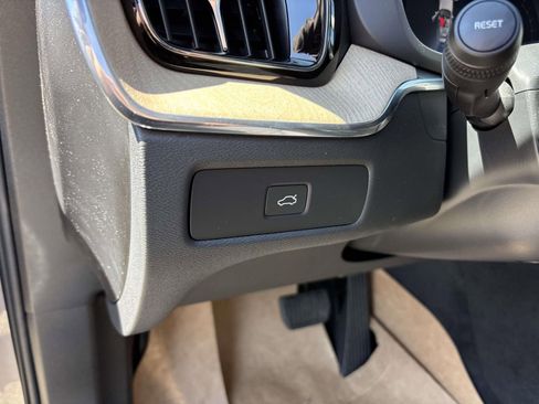 New 2026 Volvo XC60 B5 Plus AWD/4WD image 14