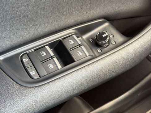 Used 2019 Audi Q8 Prestige w/ Towing Package AWD/4WD image 12