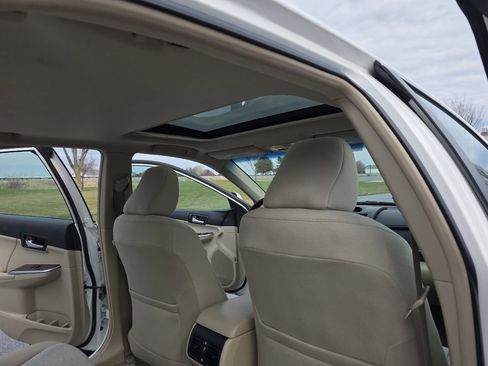 Used 2012 Toyota Camry XLE image 16