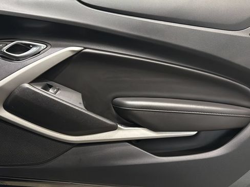 Used 2017 Chevrolet Camaro SS RWD image 10