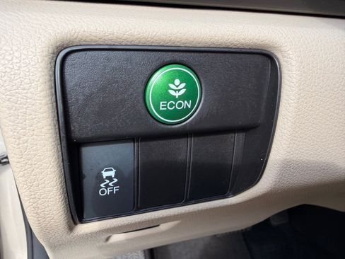 Used 2016 Honda Accord LX image 10