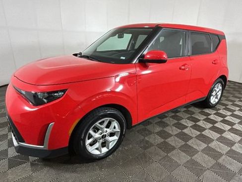Used 2024 Kia Soul LX w/ Option Group 015 FWD image 6