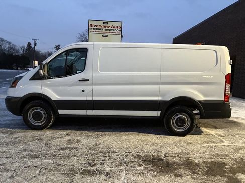 Used 2016 Ford Transit 250 130 Low Roof image 9