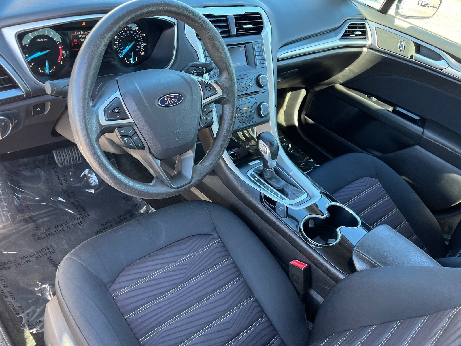 Used 2016 Ford Fusion SE FWD image 16