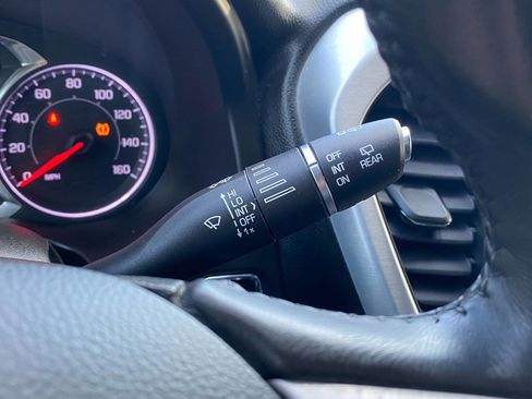 Used 2017 GMC Acadia SLT image 29