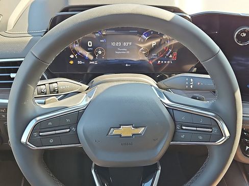 New 2025 Chevrolet Suburban Premier image 17