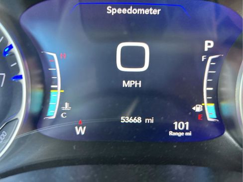 Certified 2024 Chrysler Pacifica Touring-L image 13