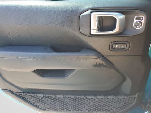 Used 2019 Jeep Wrangler Unlimited Sahara AWD/4WD image 20