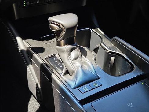 Used 2025 Lexus ES 300h w/ Premium Package FWD image 14
