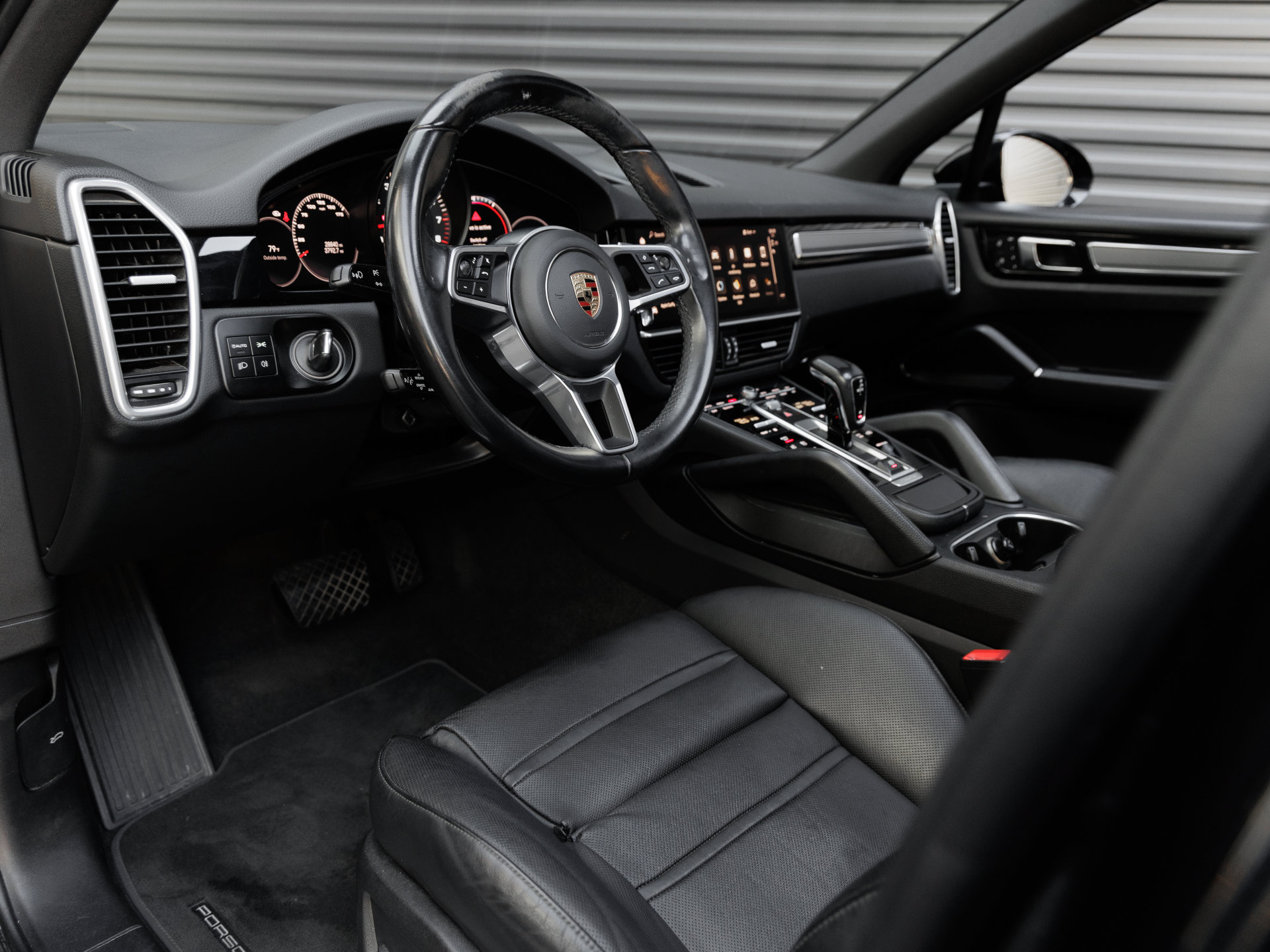 Certified 2023 Porsche Cayenne Platinum Edition AWD/4WD image 4