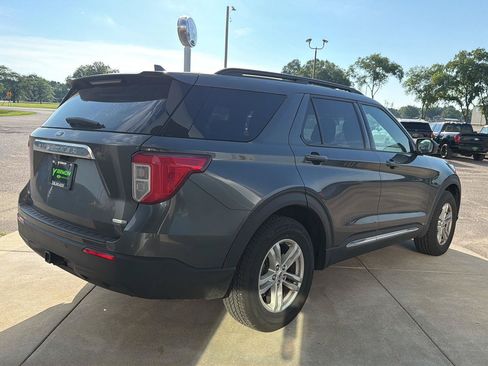 Used 2020 Ford Explorer XLT w/ Comfort Package AWD/4WD image 5