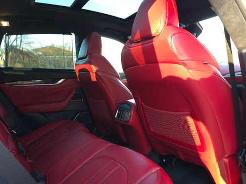 Used 2022 Maserati Levante GT image 19