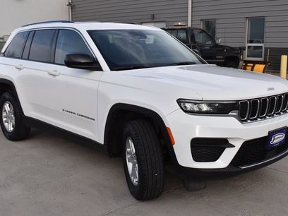 Used 2023 Jeep Grand Cherokee Laredo