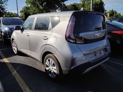 Used 2024 Kia Soul LX FWD image 6