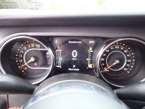 Used 2023 Jeep Gladiator Mojave w/ Cold Weather Group image 19