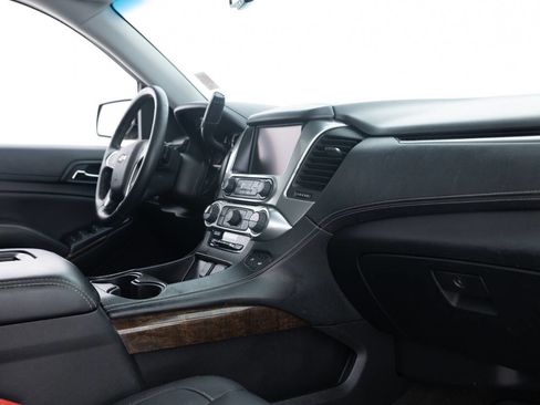 Used 2015 Chevrolet Suburban LT w/ Luxury Package image 32